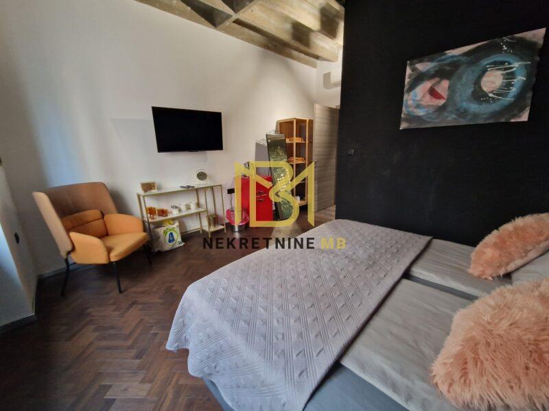 Prodajemo renoviran stan u centru grada,70m2 (dvije stambene jedinice)