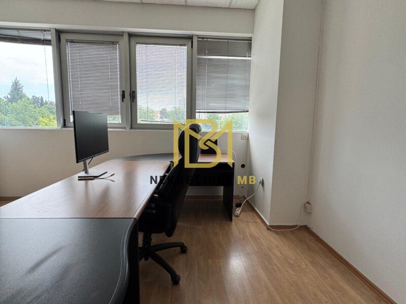 Poslovni uredski prostor,24m2,Poljud,Split,