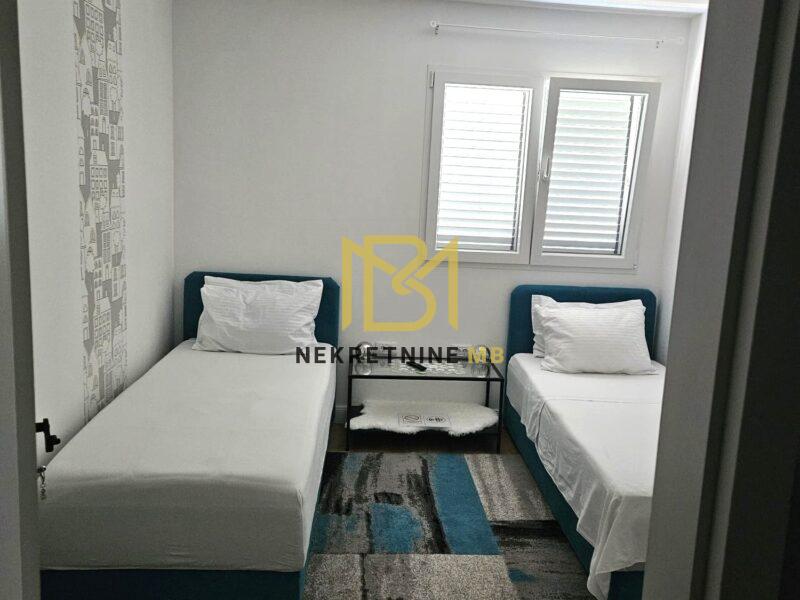 Prodajemo prizemnicu u Kaštel Novom,novogradnja na 1239 m2 zemljišta