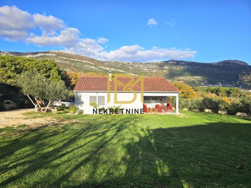 Prodajemo prizemnicu u Kaštel Novom,novogradnja na 1239 m2 zemljišta