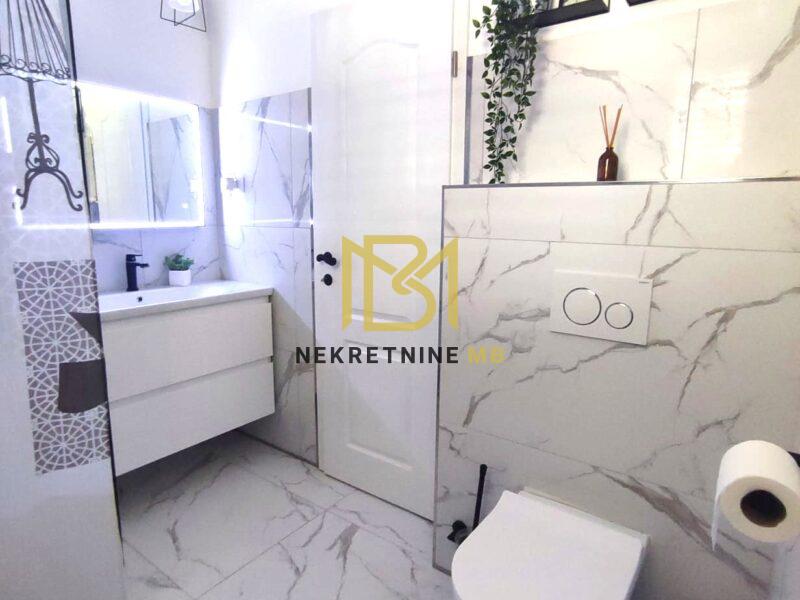 Prodajemo prizemnicu u Kaštel Novom,novogradnja na 1239 m2 zemljišta
