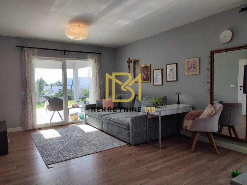 Prodajemo prizemnicu u Kaštel Novom,novogradnja,1239 m2