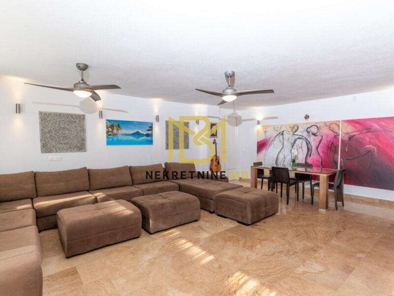Prodajemo samostojeću kuću u Okrugu Gornjem,260m2