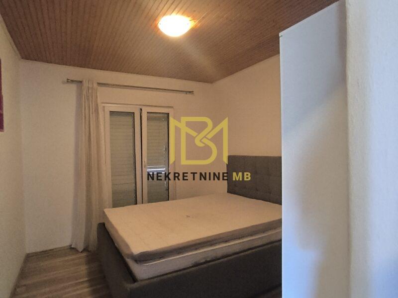 Prodajemo predivnu kuću u Kaštel Sućurcu, 686 m2