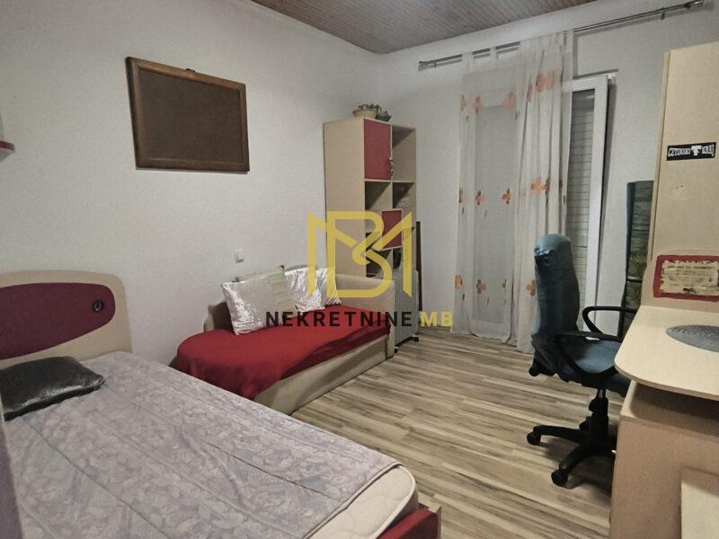Prodajemo predivnu kuću u Kaštel Sućurcu, 686 m2