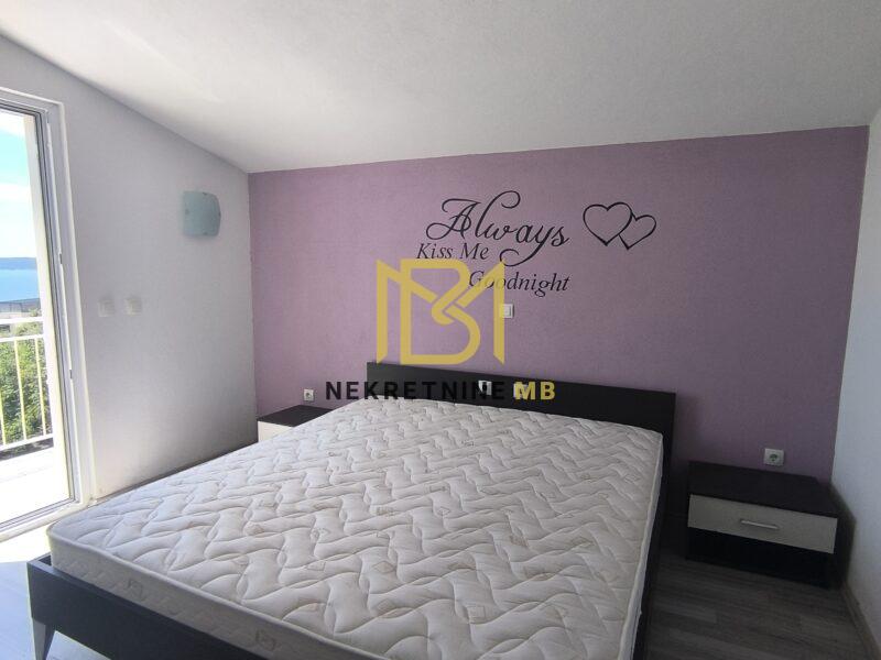 Prodajemo predivnu kuću u Kaštel Sućurcu, 686 m2