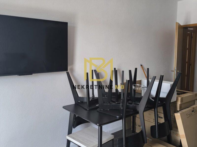 Prodajemo etažiran stan u neposrednoj blizini Trogira, površine 94 m2.