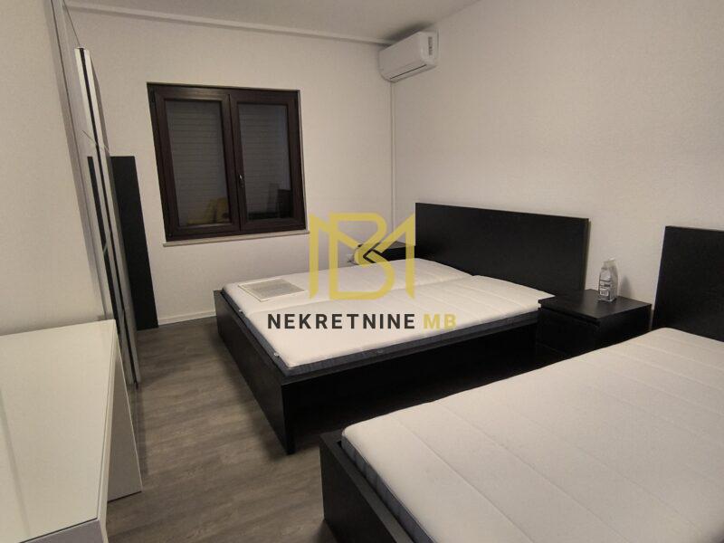 Prodajemo etažiran stan u neposrednoj blizini Trogira, površine 94 m2.