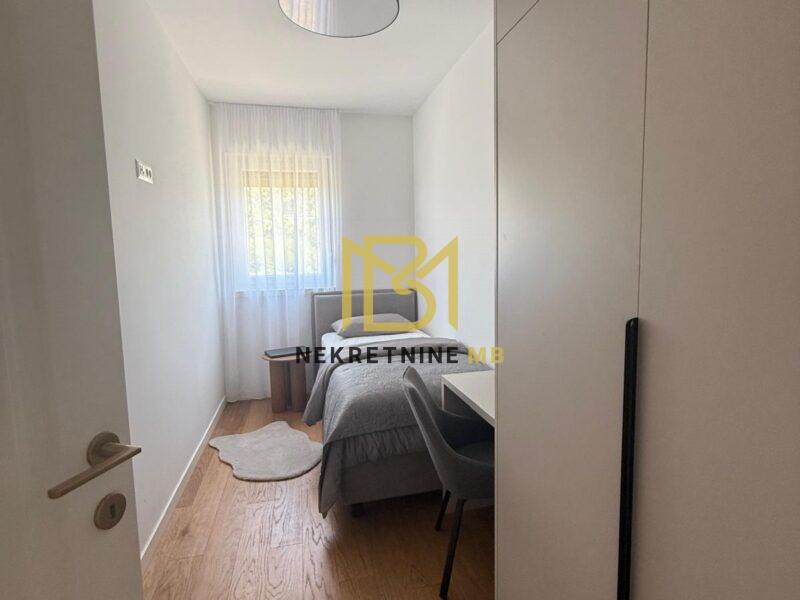 Iznajmljujemo trosoban stan na Duilovu površine 98m2, novogradnja