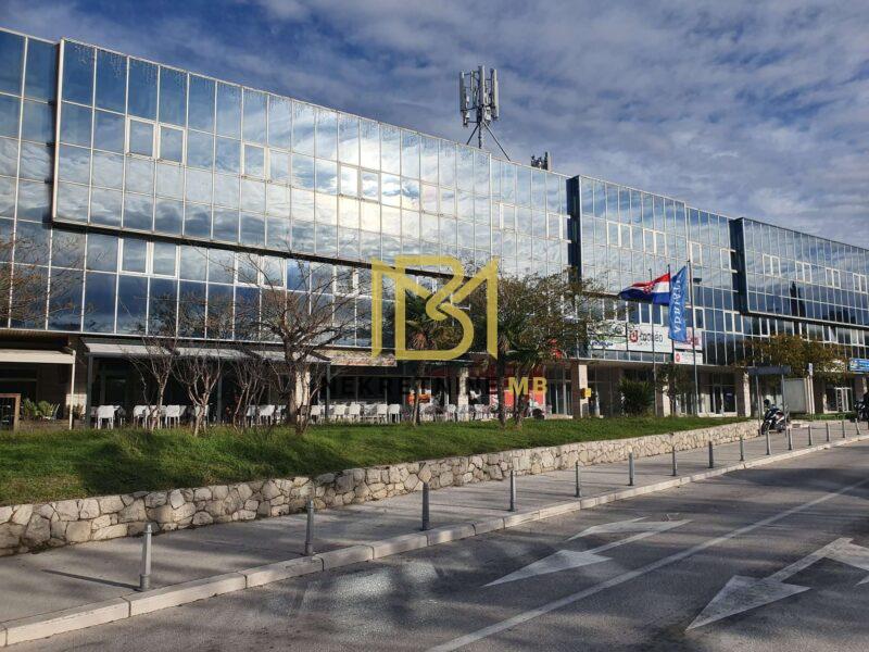 Iznajmljujemo zemljište 350 m2, blizina stadiona "Poljud"