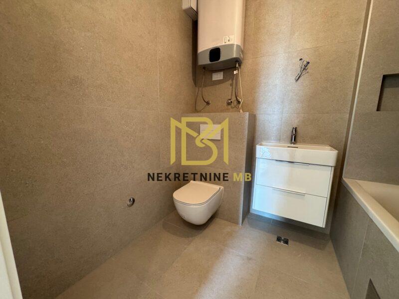 Prodajemo trosoban stan s dnevnim boravkom,Split,82m2,2 parkinga u garaži