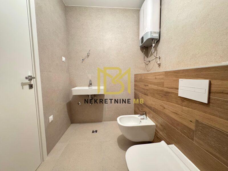 Prodajemo trosoban stan s dnevnim boravkom,Split,82m2,2 parkinga u garaži