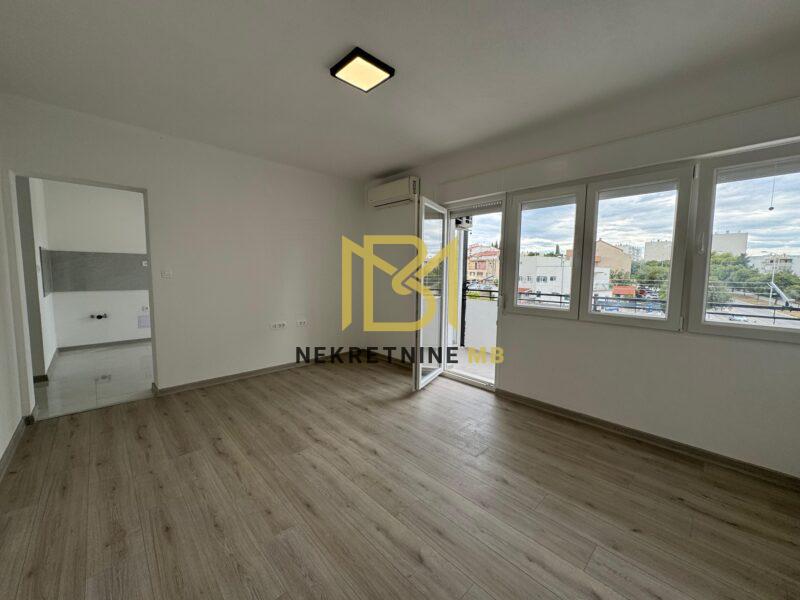 Prodajemo dvosoban stan s dnevnim boravkom,Split,60m2