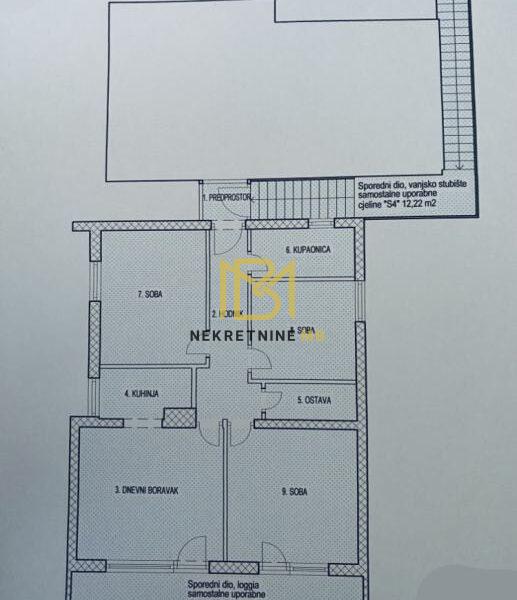 Prodajemo trosoban stan površine 105 m2+ poslovni prostor 24m2, predio K. Stari