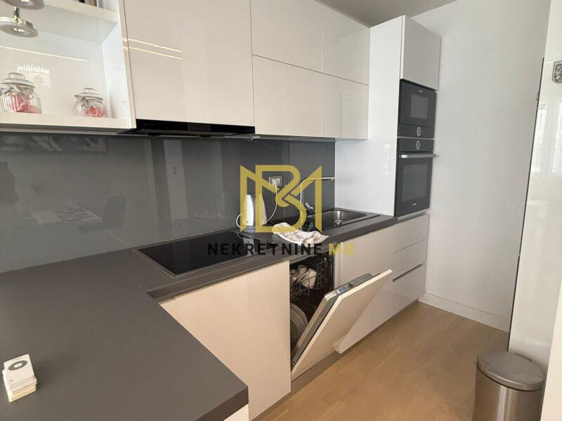Prodajemo dvosoban stan sa dnevnim boravkom, Split, 58m2