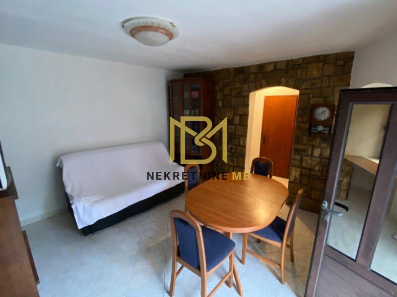 Prodajemo kamenu kuću na Šolti,75m2