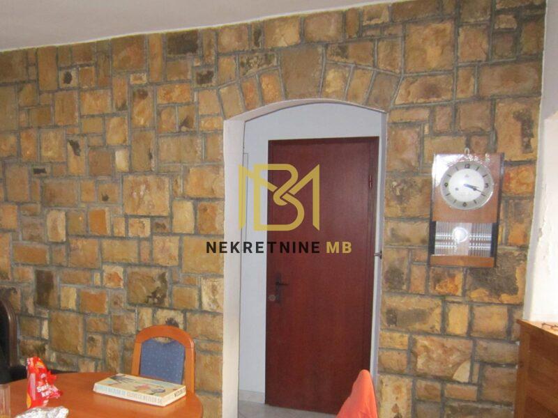 Prodajemo kamenu kuću na Šolti,75m2
