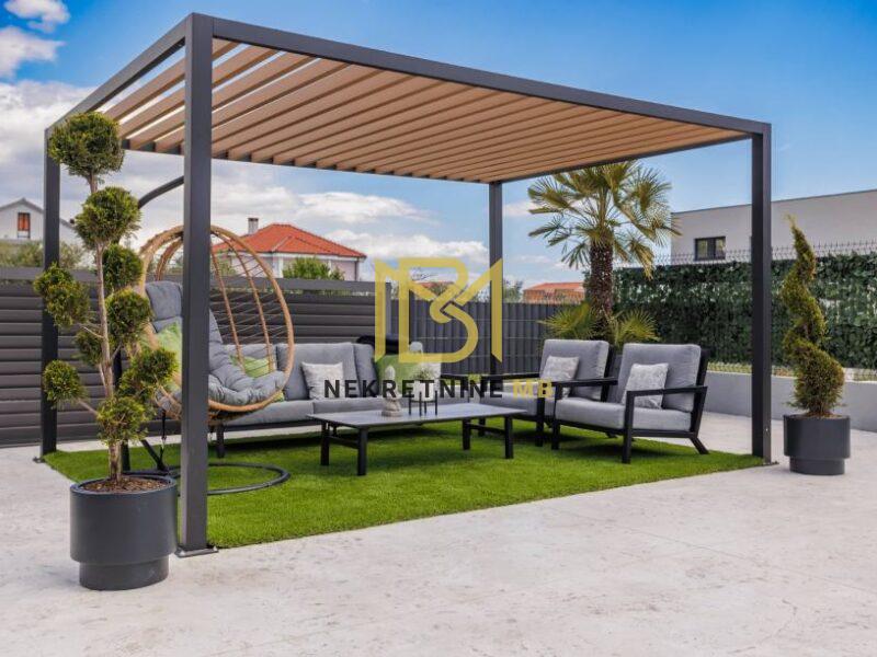 Prodajemo kuću u Kaštel Starom površine 180m2, P+1.kat