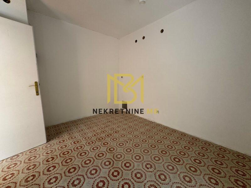 Prodajemo jednosoban stan s dnevnim boravkom u Splitu,Lokve,50m2