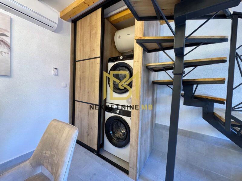 Prodajemo kuću na tri etaže,Kaštel Sućurac,60m2,novouređena