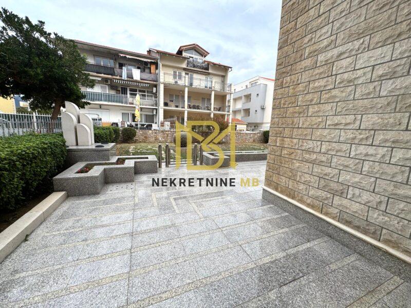 Ekskluzivno prodajemo kuću 450m2 s duplom garažom+2PM u Splitu