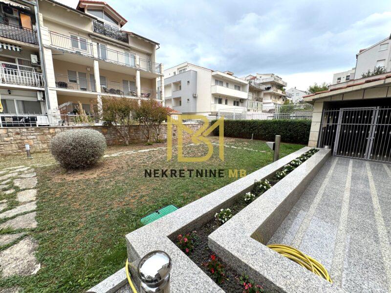 Ekskluzivno prodajemo kuću 450m2 s duplom garažom+2PM u Splitu