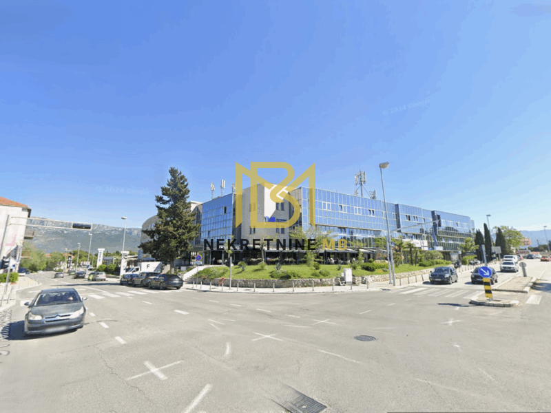 Prodajemo poslovni prostor u Splitu,Poljud,638m2