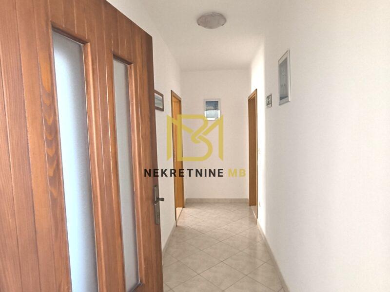 Trogir, Arbanija, 82.00 m2, 2. kat, etažirano, u funkciji turizma (prodaja)