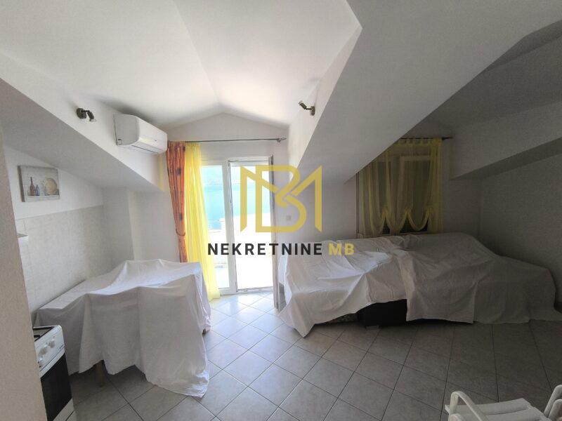 Trogir, Arbanija, 82.00 m2, 2. kat, etažirano, u funkciji turizma (prodaja)