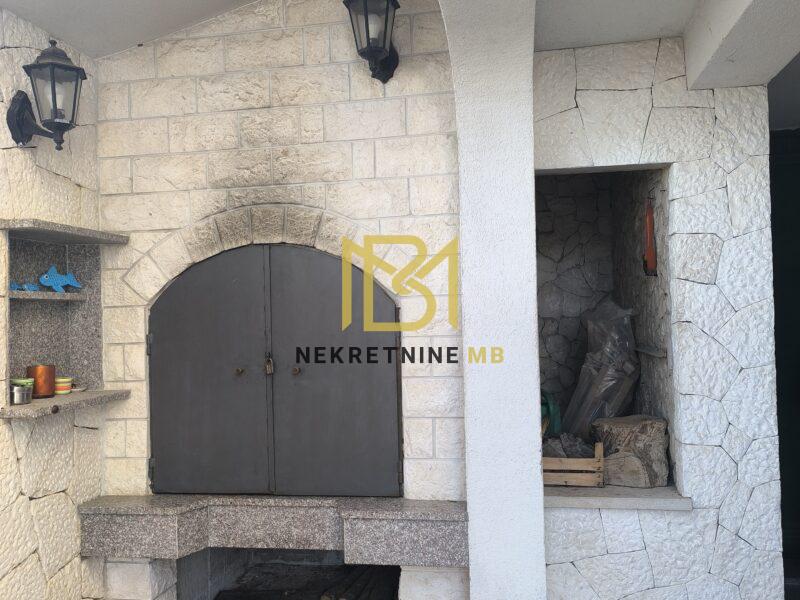 Prodajemo kuću pr+1+2+3 u blizini Trogira, predio Arbanija