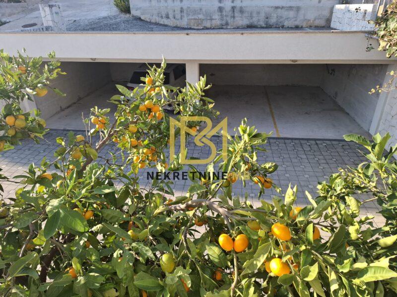 Prodajemo kuću pr+1+2+3 u blizini Trogira, predio Arbanija