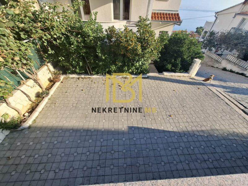 Prodajemo kuću pr+1+2+3 u blizini Trogira, predio Arbanija