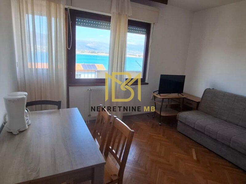 Prodajemo kuću na tri etaže u blizini Trogira 364 m2