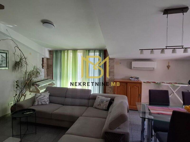 Prodajemo kuću na tri etaže u blizini Trogira 364 m2