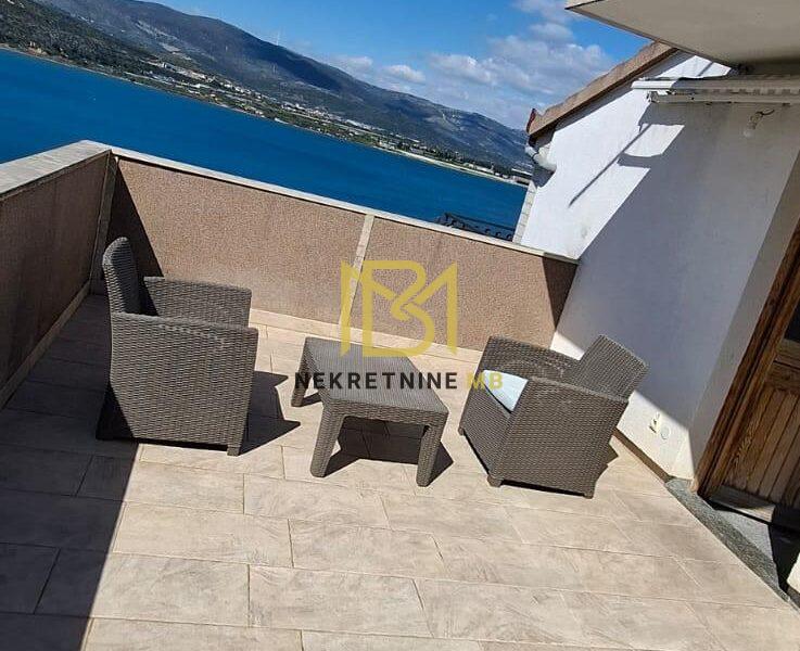 Prodajemo kuću na tri etaže u blizini Trogira 364 m2