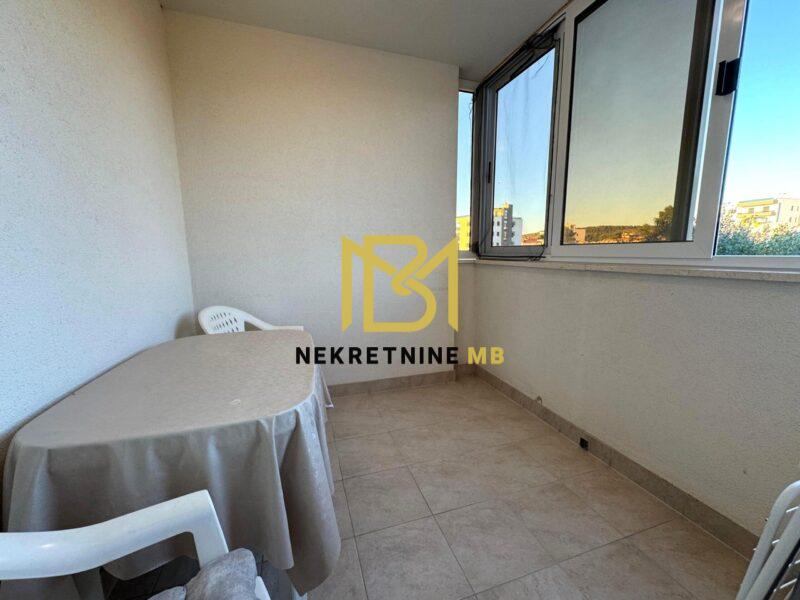 Prodajemo namješten jednosoban stan s dnevnim boravkom,45m2