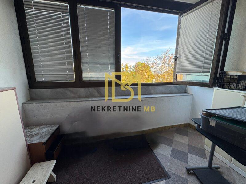 Prodajemo dvosoban stan s dnevnim boravkom,Mertojak,74m2