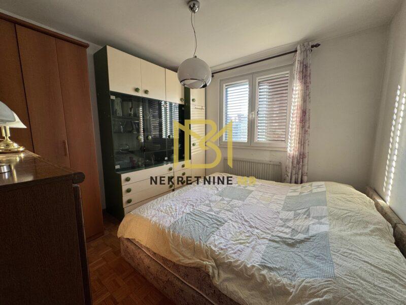 Prodajemo dvosoban stan s dnevnim boravkom,Mertojak,74m2