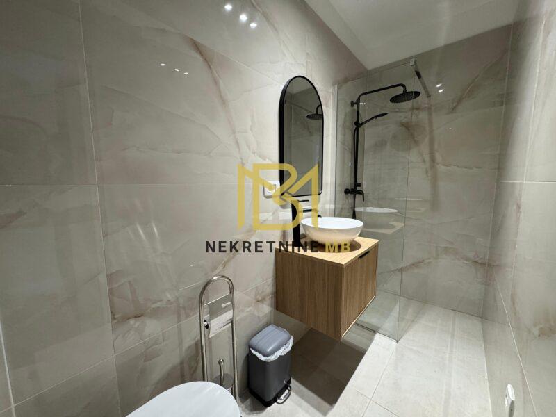 Prodajemo dvosoban stan s dnevnim boravkom i vrtom,Kaštel Lukšić