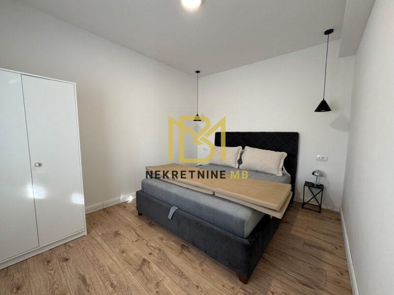 Prodajemo dvosoban stan s dnevnim boravkom i vrtom,Kaštel Lukšić