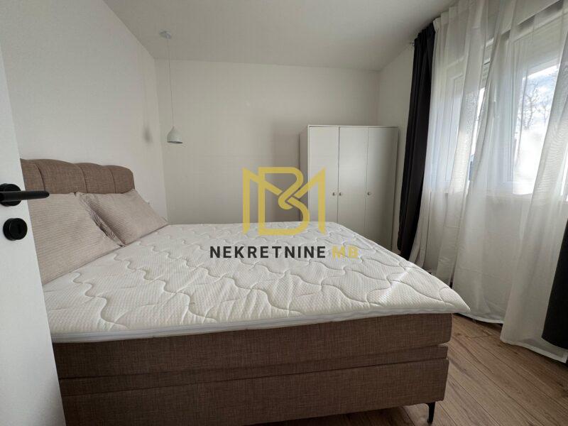 Prodajemo dvosoban stan s dnevnim boravkom i vrtom,Kaštel Lukšić