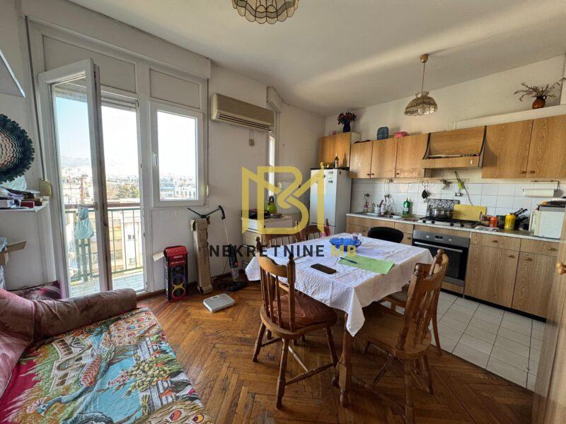 Prodajemo dvosoban stan s dnevnim boravkom,predio Lovret,63m2