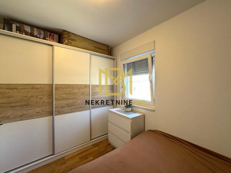 Ekskluzivno prodajemo uređen dvosoban stan s dnevnim b. i parking mj. 57,5m2