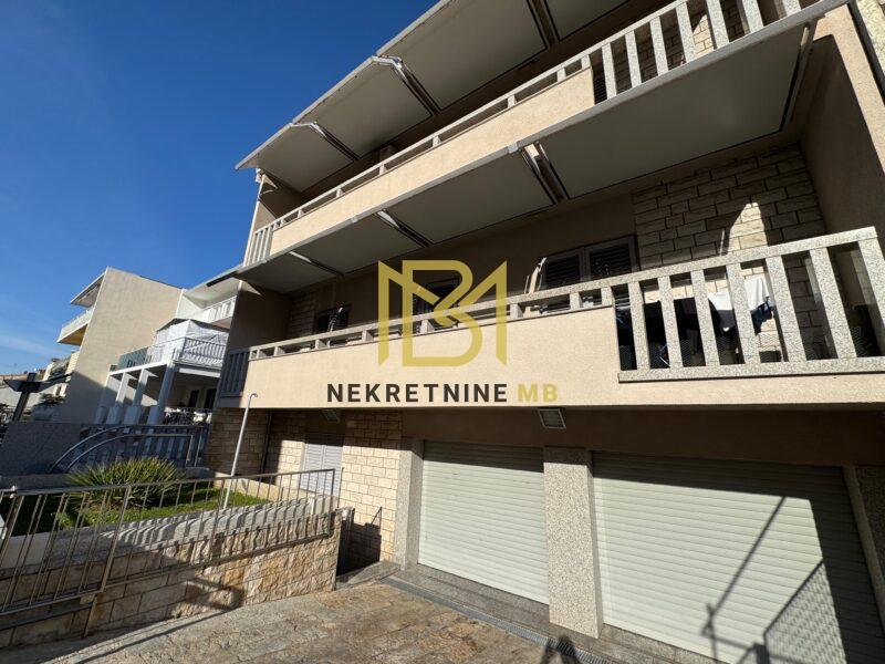 Ekskluzivno prodajemo kuću 450m2 s duplom garažom+2PM u Splitu