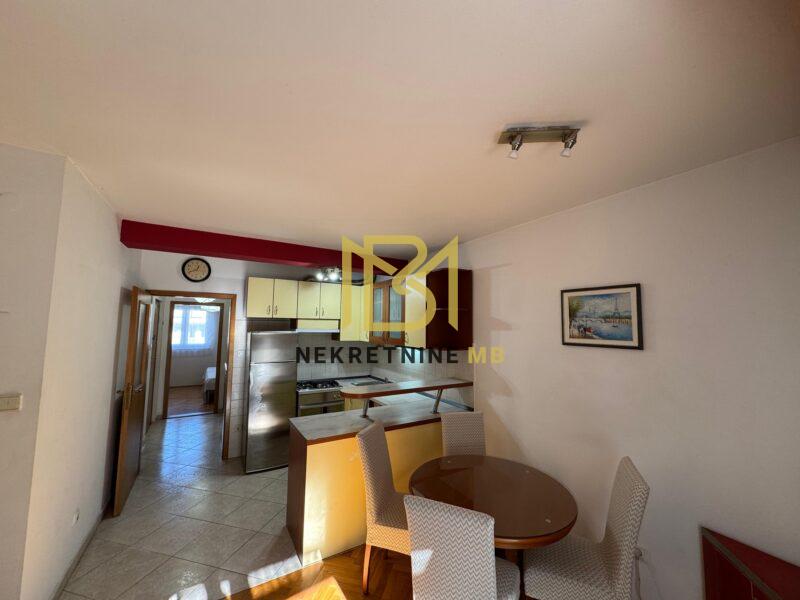 Prodajemo useljiv jednosoban stan s dnevnim b. i parkingom,40m2