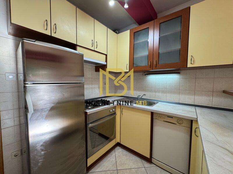 Prodajemo useljiv jednosoban stan s dnevnim b. i parkingom,40m2