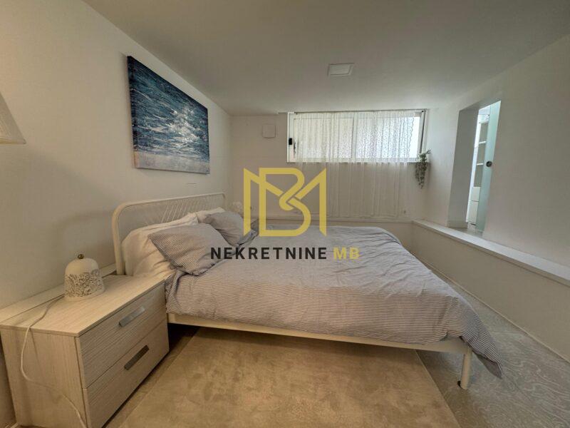 Prodajemo uređen i namješten trosoban stan u Solinu88m2,+jednosoban 38m2,PM