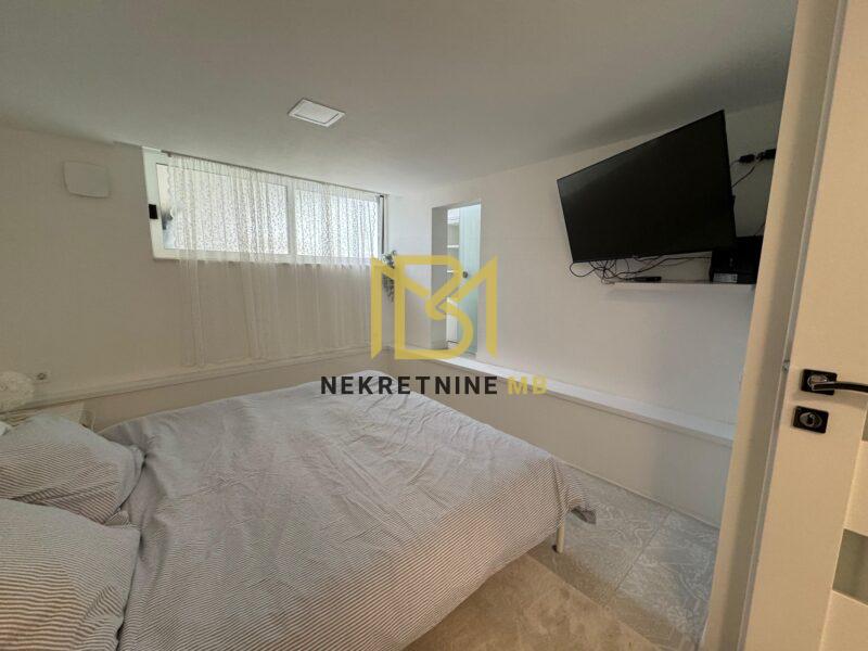 Prodajemo uređen i namješten trosoban stan u Solinu88m2,+jednosoban 38m2,PM