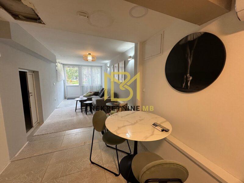 Prodajemo uređen i namješten trosoban stan u Solinu88m2,+jednosoban 38m2,PM