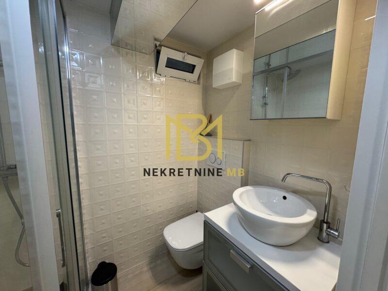 Prodajemo uređen i namješten trosoban stan u Solinu88m2,+jednosoban 38m2,PM